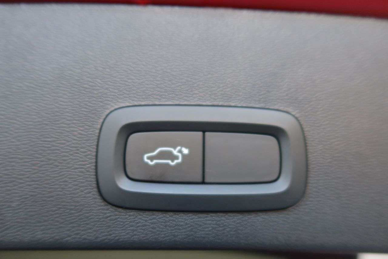 2022 VOLVO XC40 2022 VOLVO XC40