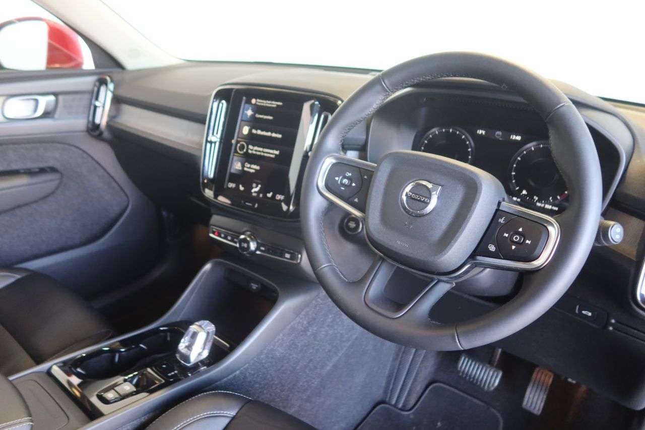 2022 VOLVO XC40 2022 VOLVO XC40