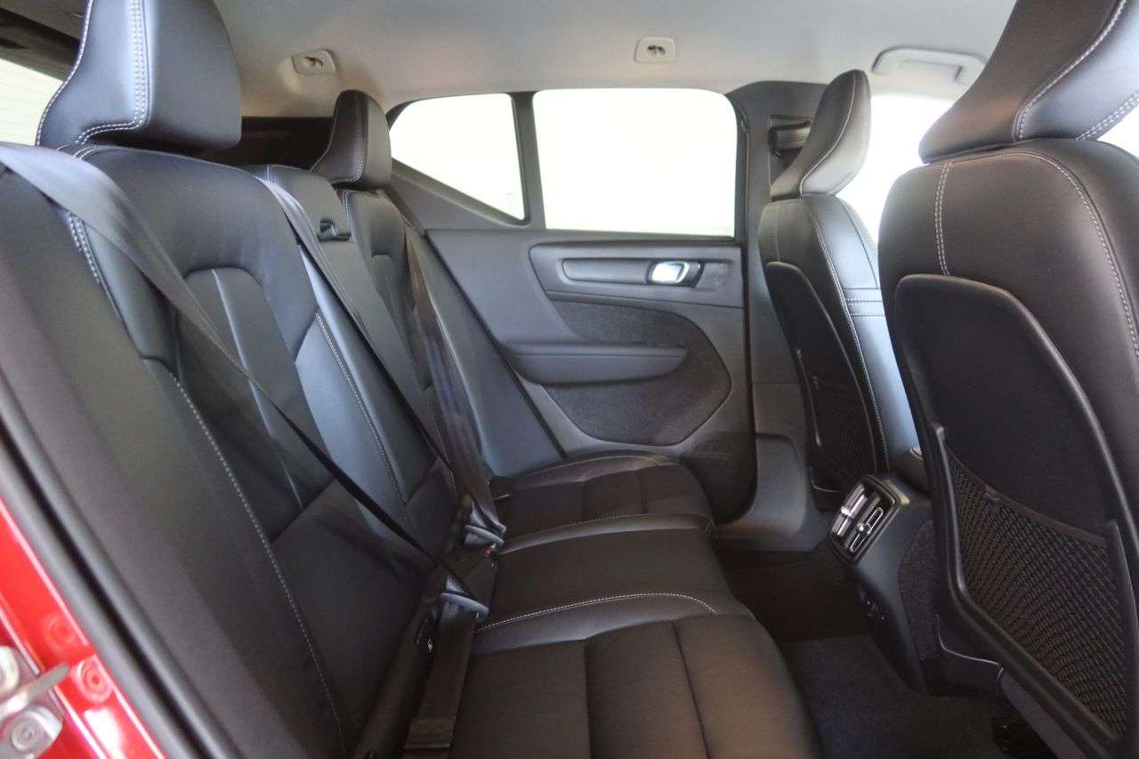 2022 VOLVO XC40 2022 VOLVO XC40