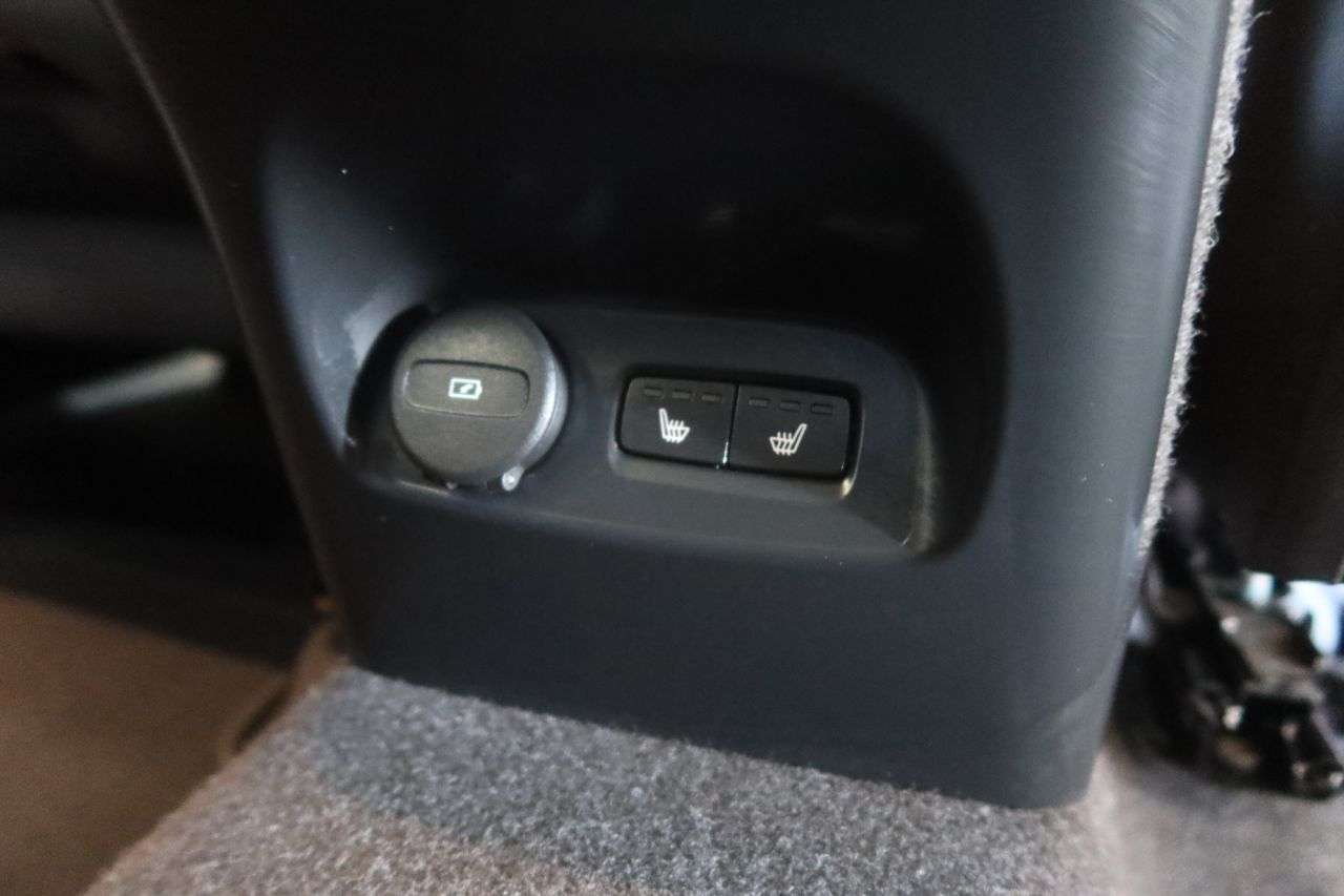 2022 VOLVO XC40 2022 VOLVO XC40