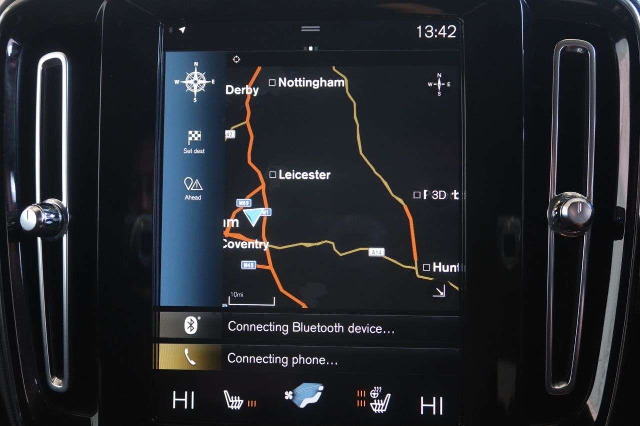 2022 VOLVO XC40 2022 VOLVO XC40