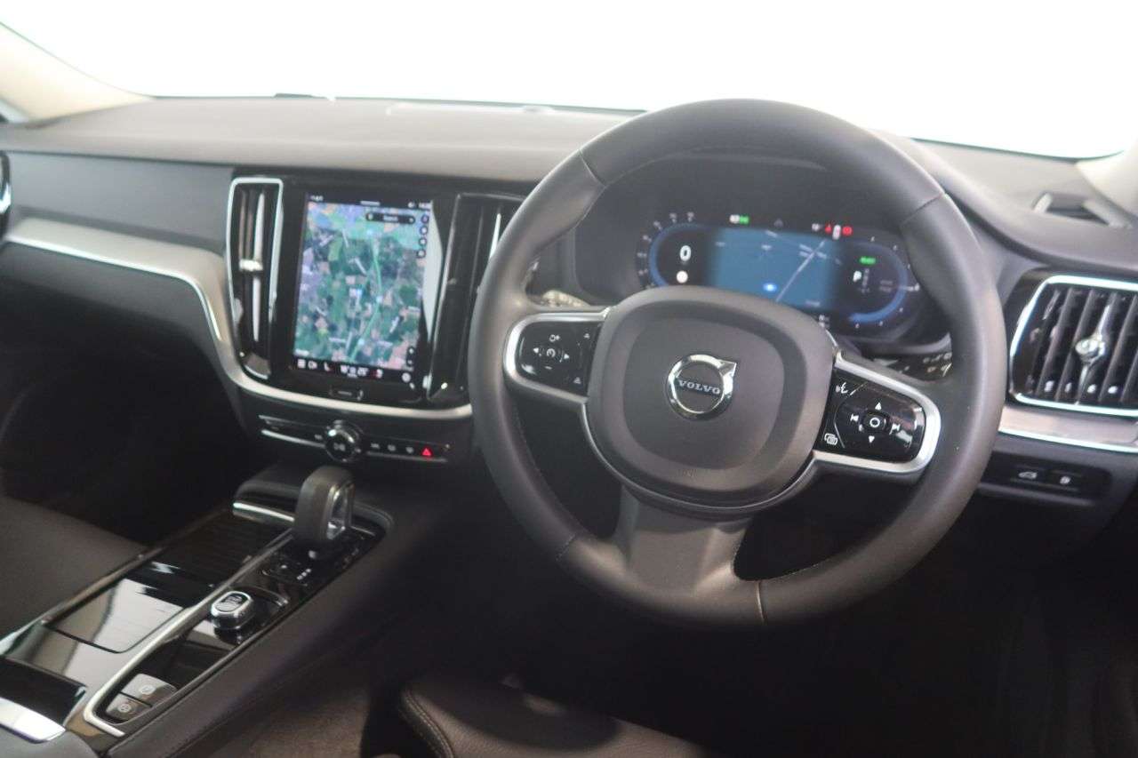 2022 VOLVO V60 2022 VOLVO V60