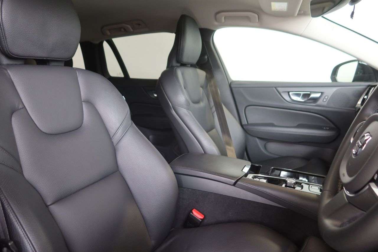 2022 VOLVO V60 2022 VOLVO V60