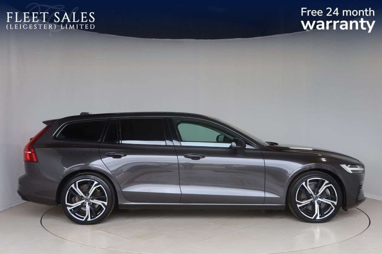 A 2022 VOLVO V60 2.0h T6 Recharge 18.8kWh Plus Dark Estate 5dr Petrol Plug-in Hybrid Auto AW A 2022 VOLVO V60 2.0h T6 Recharge 18.8kWh Plus Dark Estate 5dr Petrol Plug-in Hybrid Auto AW