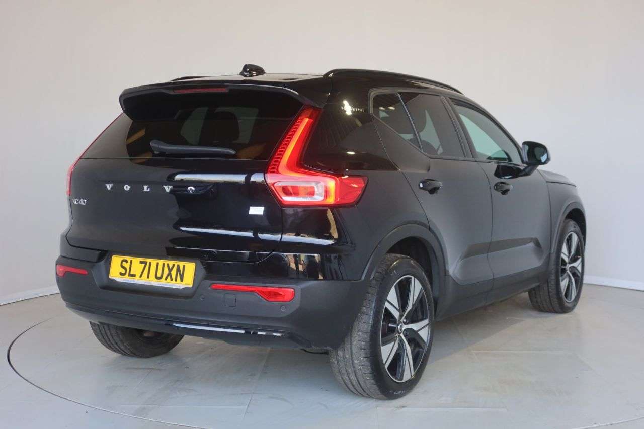 2021 VOLVO XC40 2021 VOLVO XC40