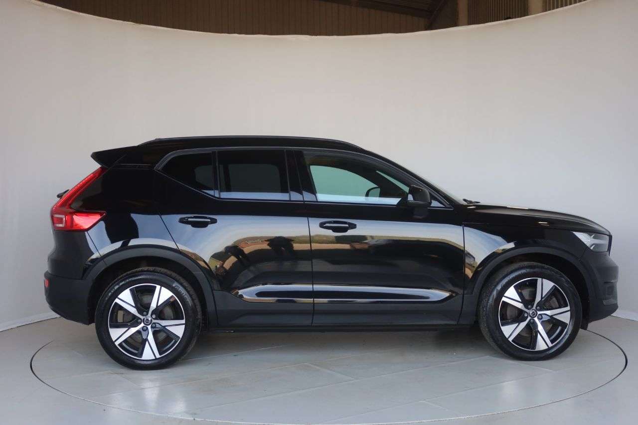 A 2021 VOLVO XC40 Recharge Twin 78kWh Plus SUV 5dr Electric Auto AWD (408 ps) HEATED STEERING A 2021 VOLVO XC40 Recharge Twin 78kWh Plus SUV 5dr Electric Auto AWD (408 ps) HEATED STEERING