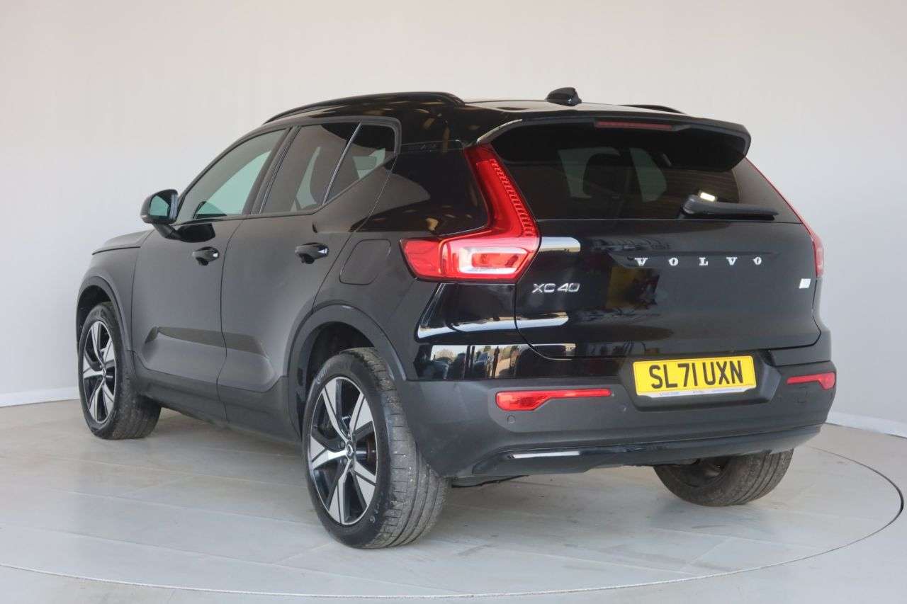 2021 VOLVO XC40 2021 VOLVO XC40