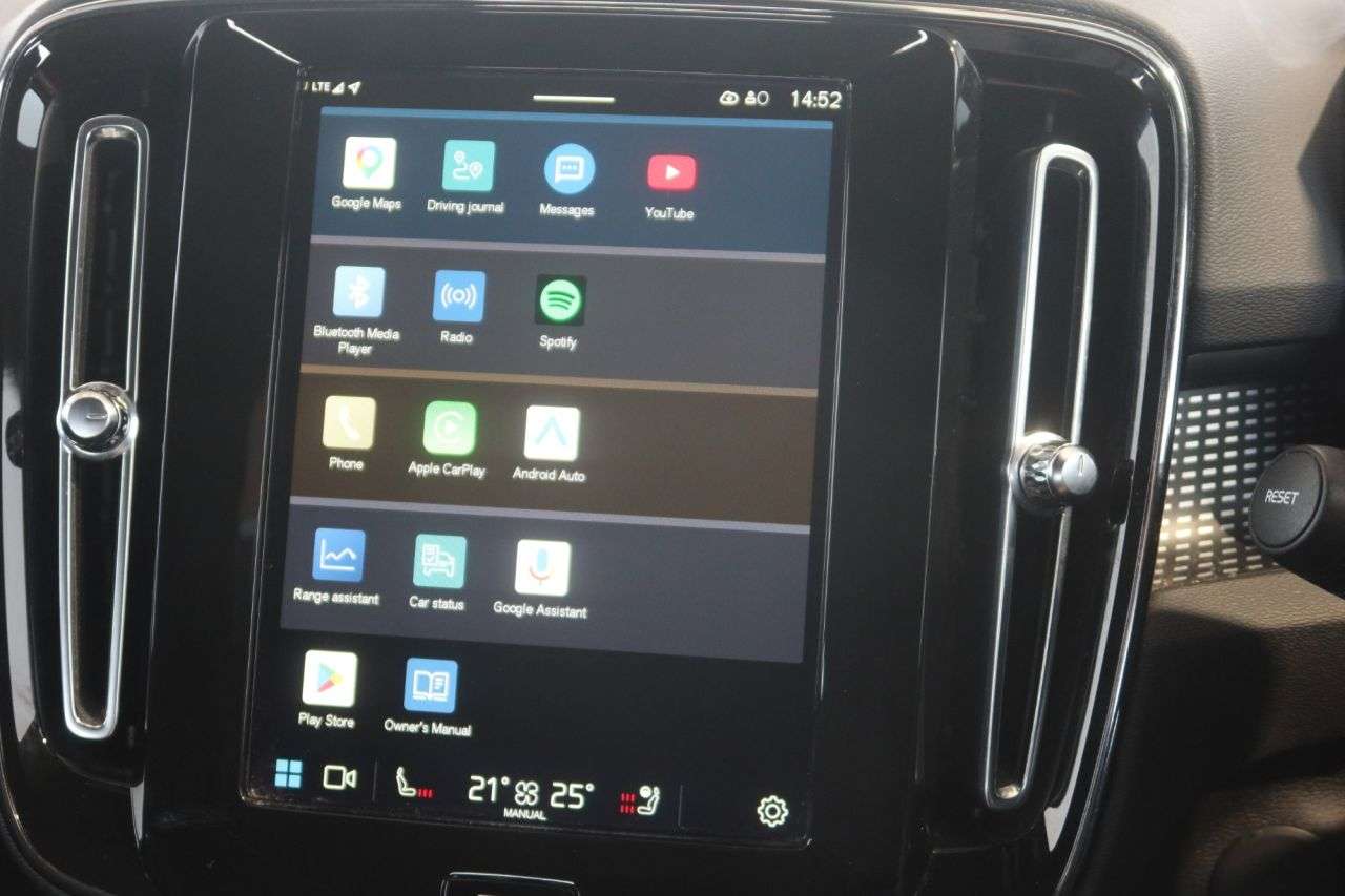 2021 VOLVO XC40 2021 VOLVO XC40