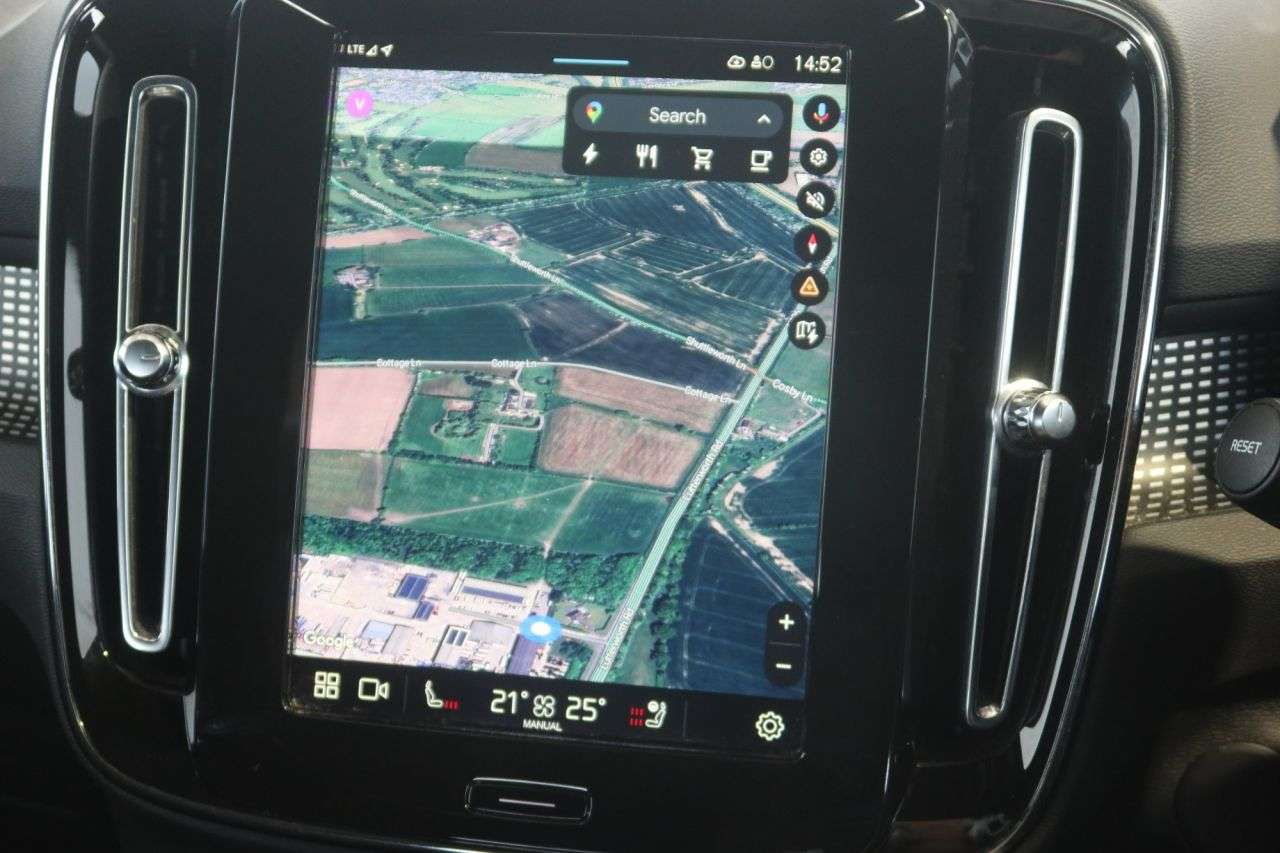 2021 VOLVO XC40 2021 VOLVO XC40