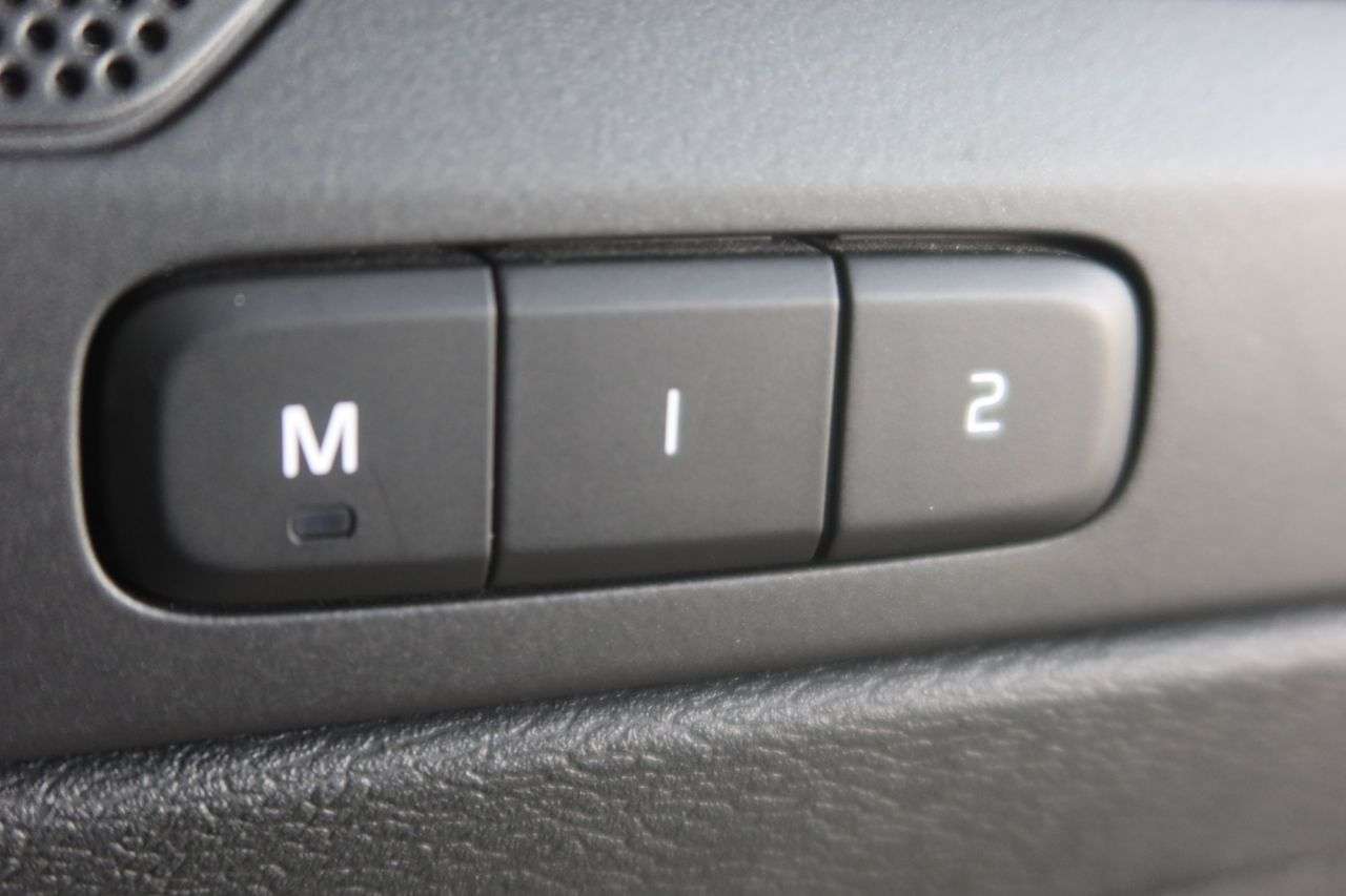 2021 VOLVO XC40 2021 VOLVO XC40