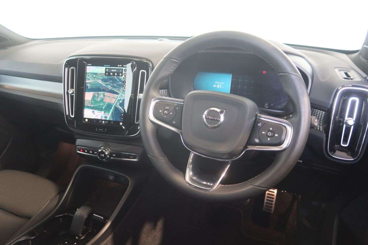 2021 VOLVO XC40 2021 VOLVO XC40