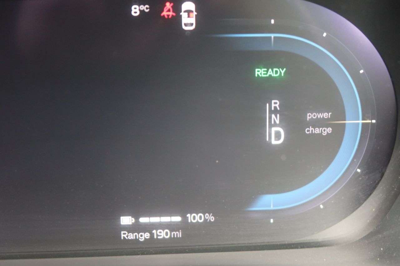 2021 VOLVO XC40 2021 VOLVO XC40