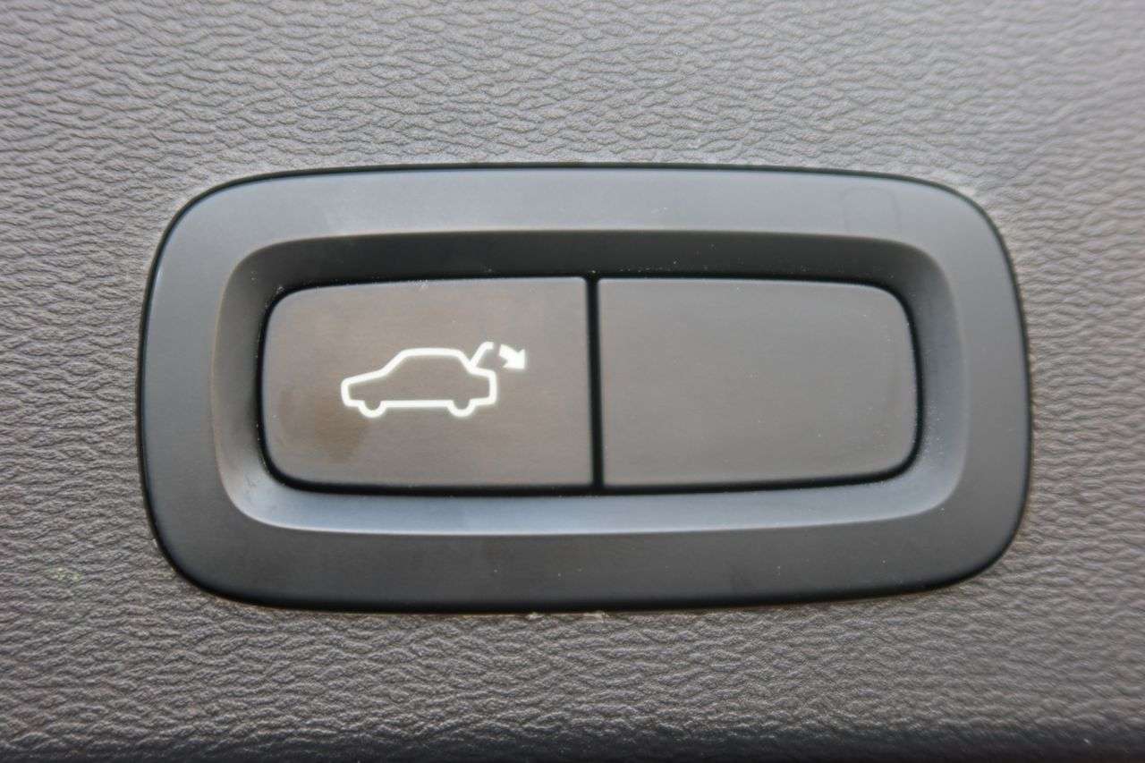 2021 VOLVO XC40 2021 VOLVO XC40