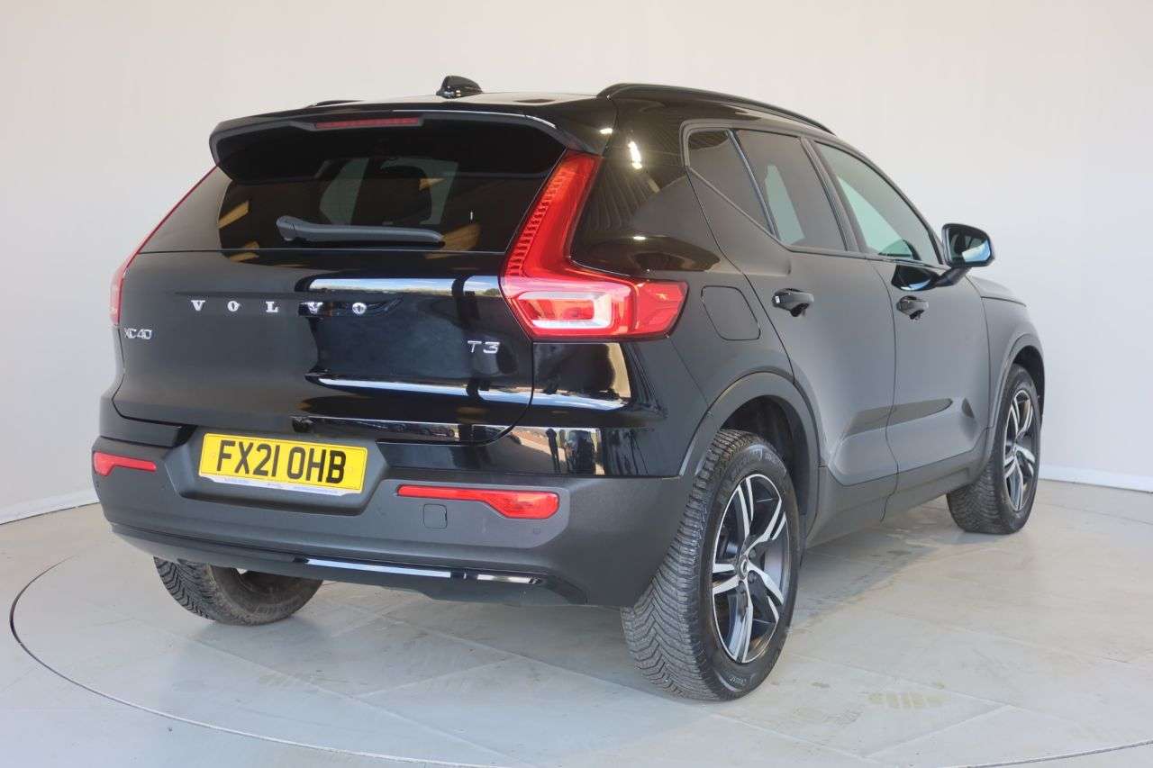 2021 VOLVO XC40 2021 VOLVO XC40