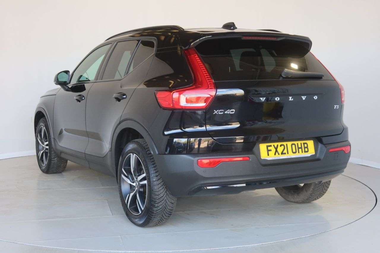 2021 VOLVO XC40 2021 VOLVO XC40