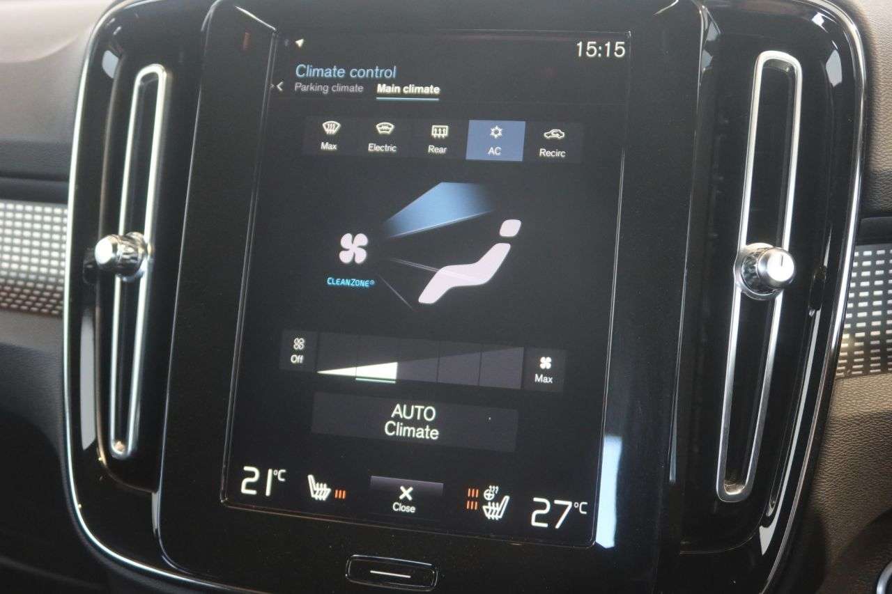 2021 VOLVO XC40 2021 VOLVO XC40