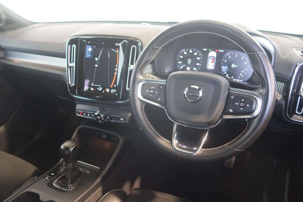 2021 VOLVO XC40 2021 VOLVO XC40