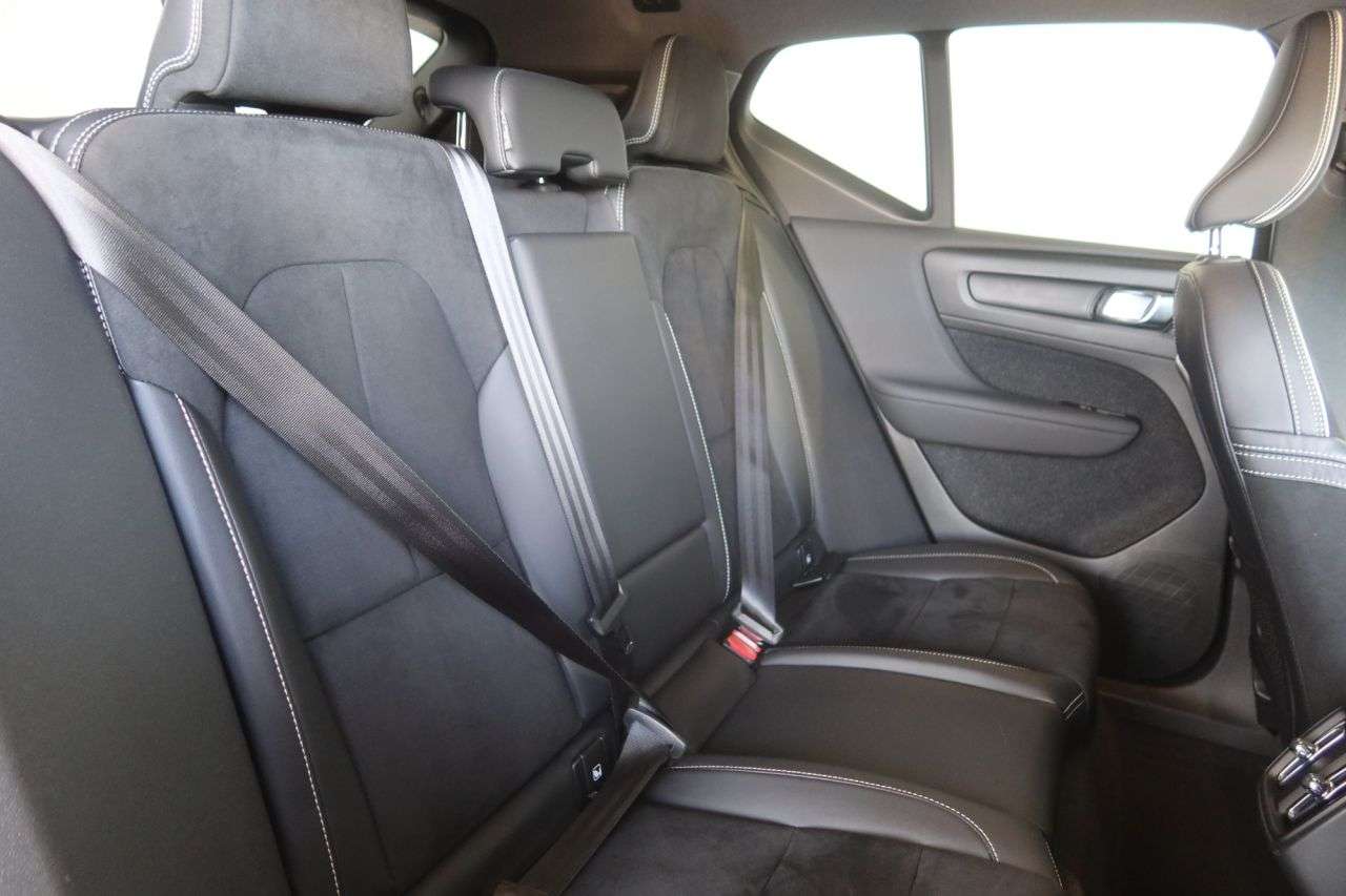 2021 VOLVO XC40 2021 VOLVO XC40