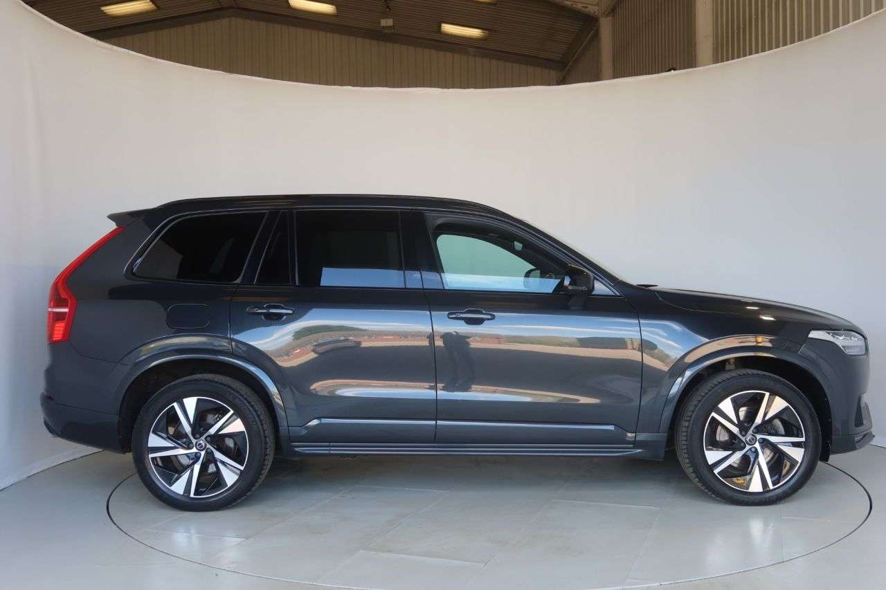 A 2021 VOLVO XC90 2.0 B5 MHEV R-Design SUV 5dr Diesel Hybrid Auto 4WD Euro 6 (s/s) (235 ps) P A 2021 VOLVO XC90 2.0 B5 MHEV R-Design SUV 5dr Diesel Hybrid Auto 4WD Euro 6 (s/s) (235 ps) P