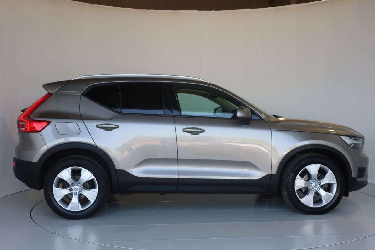 A 2021 VOLVO XC40 1.5 T3 Momentum SUV 5dr Petrol Auto Euro 6 (s/s) (163 ps) FREE 24 MONTHS FR A 2021 VOLVO XC40 1.5 T3 Momentum SUV 5dr Petrol Auto Euro 6 (s/s) (163 ps) FREE 24 MONTHS FR