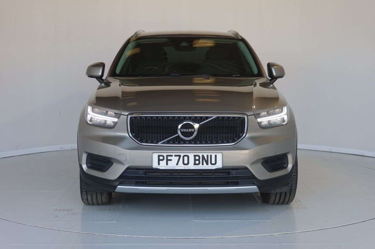 2021 VOLVO XC40 2021 VOLVO XC40