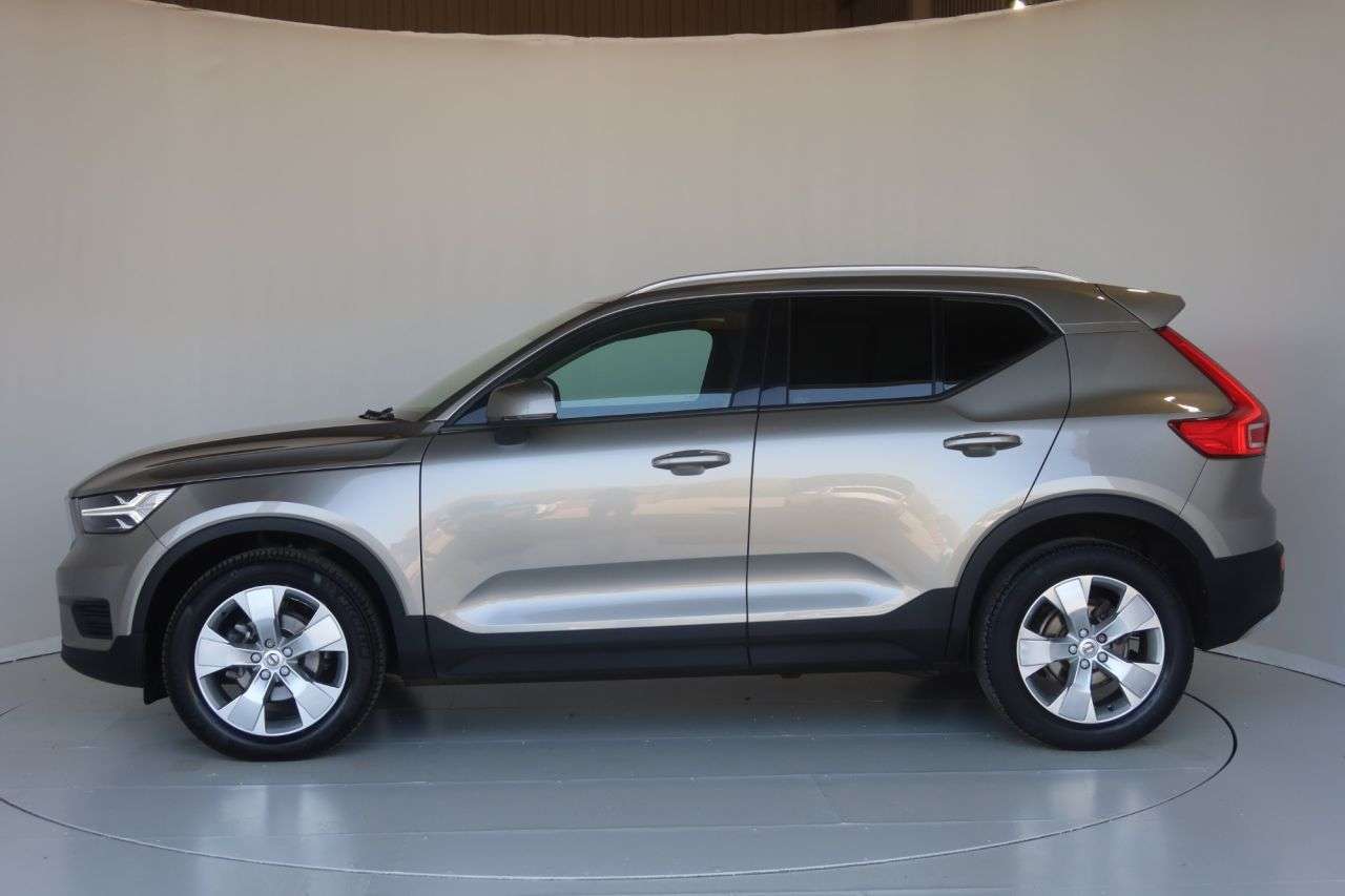 2021 VOLVO XC40 2021 VOLVO XC40