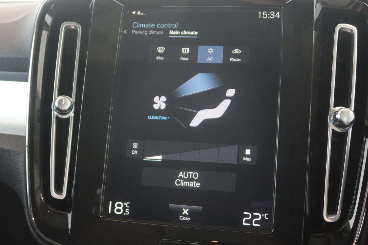 2021 VOLVO XC40 2021 VOLVO XC40