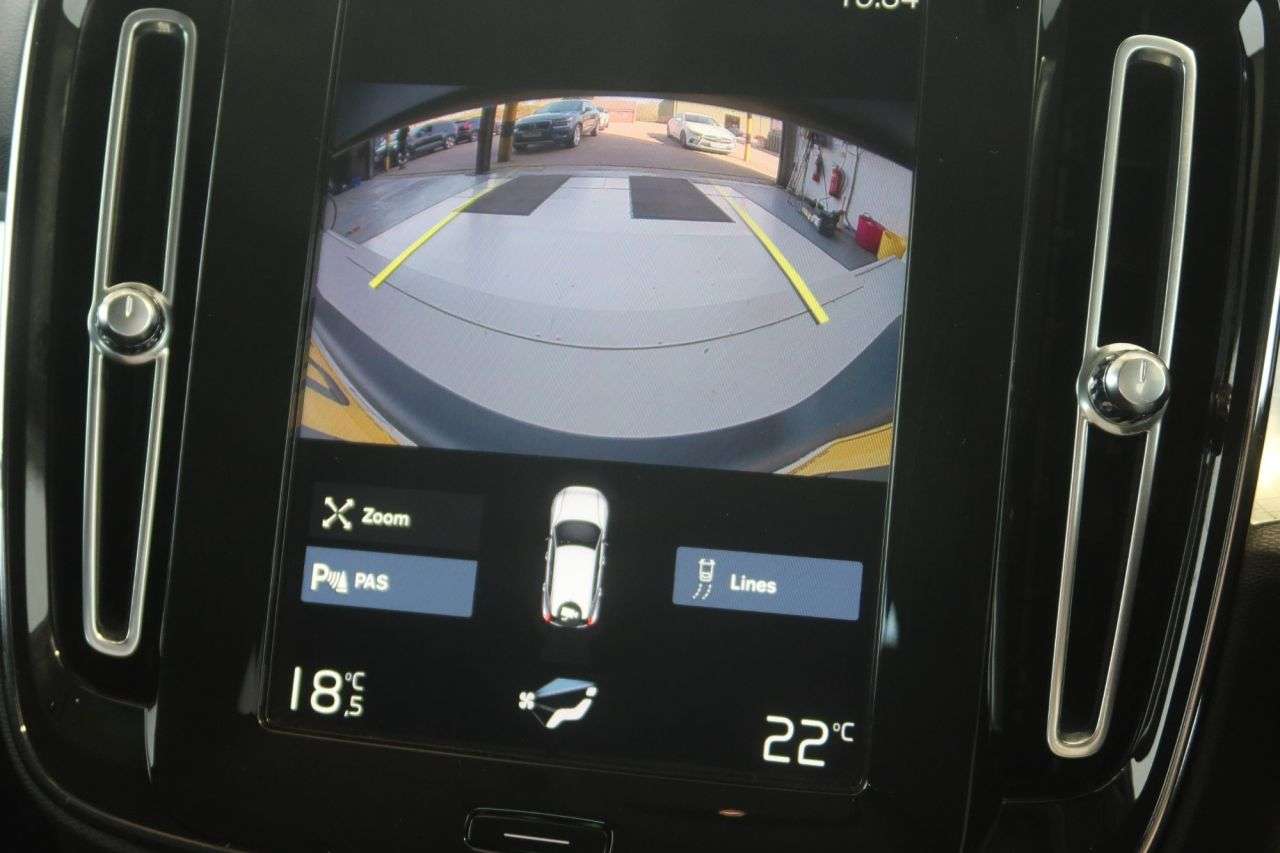 2021 VOLVO XC40 2021 VOLVO XC40