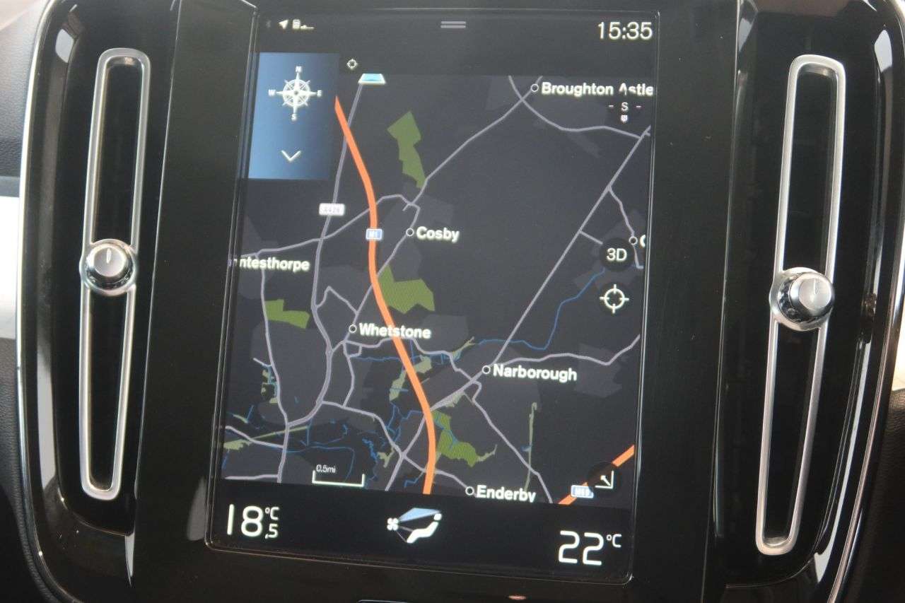2021 VOLVO XC40 2021 VOLVO XC40