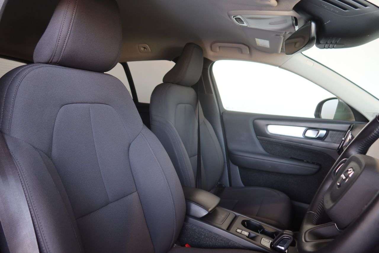 2021 VOLVO XC40 2021 VOLVO XC40
