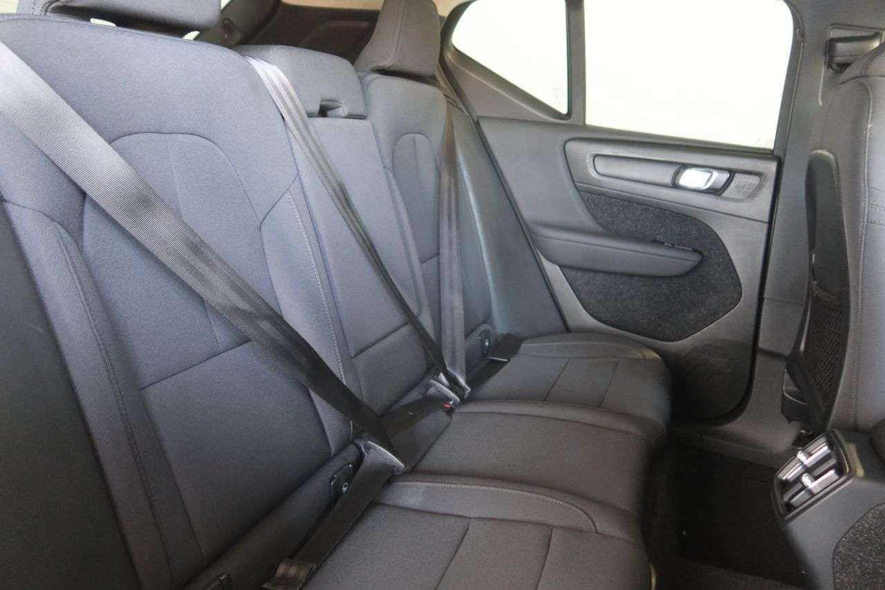 2021 VOLVO XC40 2021 VOLVO XC40