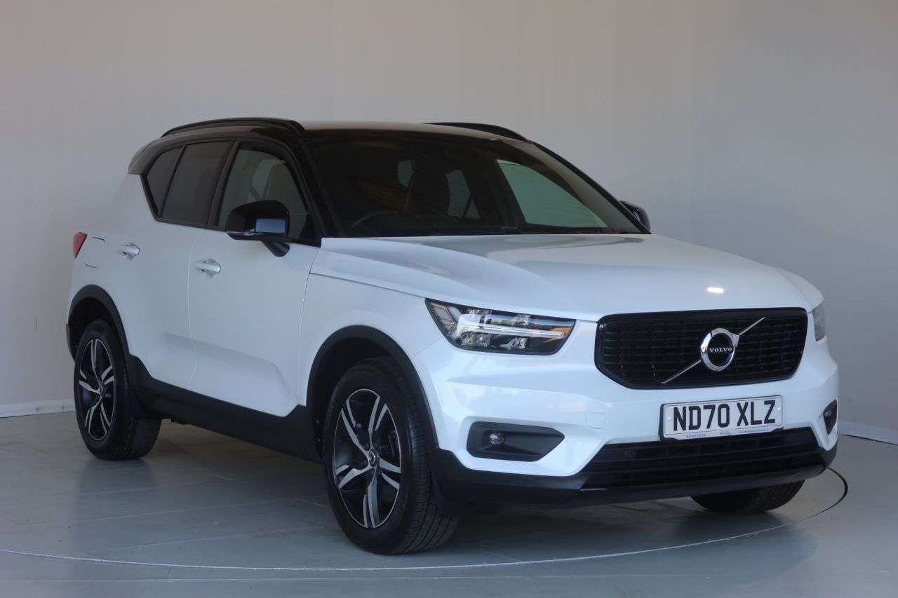 2021 VOLVO XC40 2021 VOLVO XC40