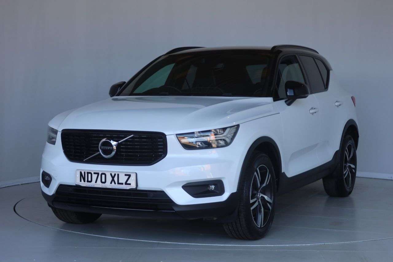 A 2021 VOLVO XC40 2.0 B4 MHEV R-Design SUV 5dr Petrol Hybrid Auto Euro 6 (s/s) (197 ps) REAR A 2021 VOLVO XC40 2.0 B4 MHEV R-Design SUV 5dr Petrol Hybrid Auto Euro 6 (s/s) (197 ps) REAR