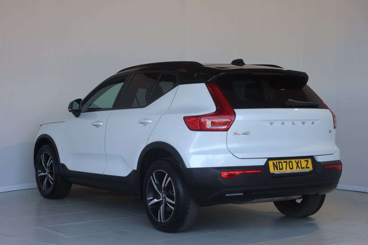 2021 VOLVO XC40 2021 VOLVO XC40
