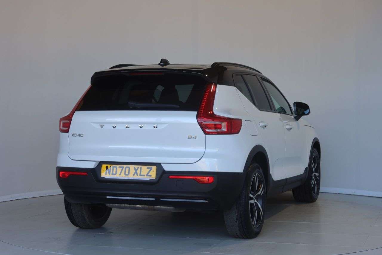 2021 VOLVO XC40 2021 VOLVO XC40