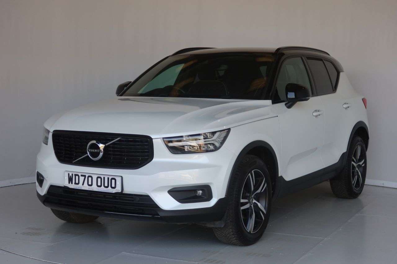 A 2021 VOLVO XC40 1.5 T3 R-Design SUV 5dr Petrol Manual Euro 6 (s/s) (163 ps) OPTICAL REAR PA A 2021 VOLVO XC40 1.5 T3 R-Design SUV 5dr Petrol Manual Euro 6 (s/s) (163 ps) OPTICAL REAR PA
