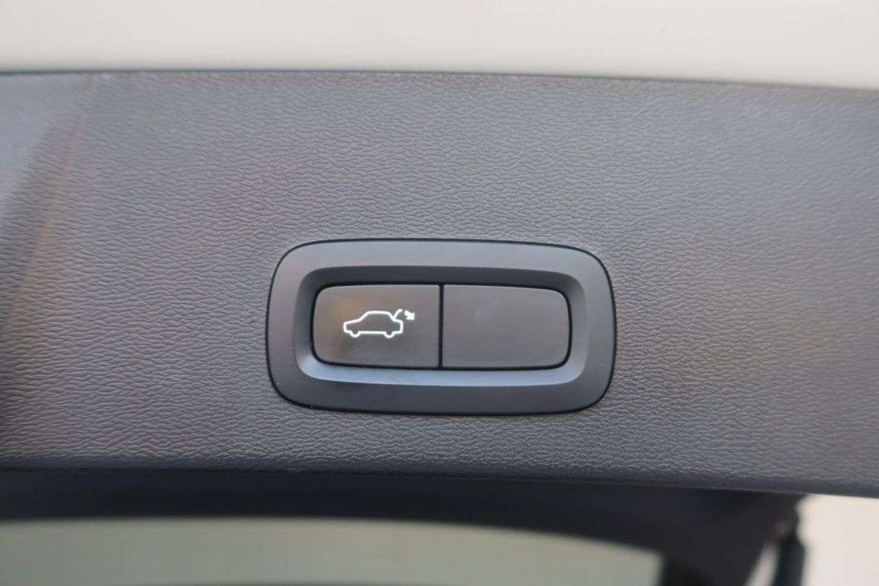 2021 VOLVO XC40 2021 VOLVO XC40