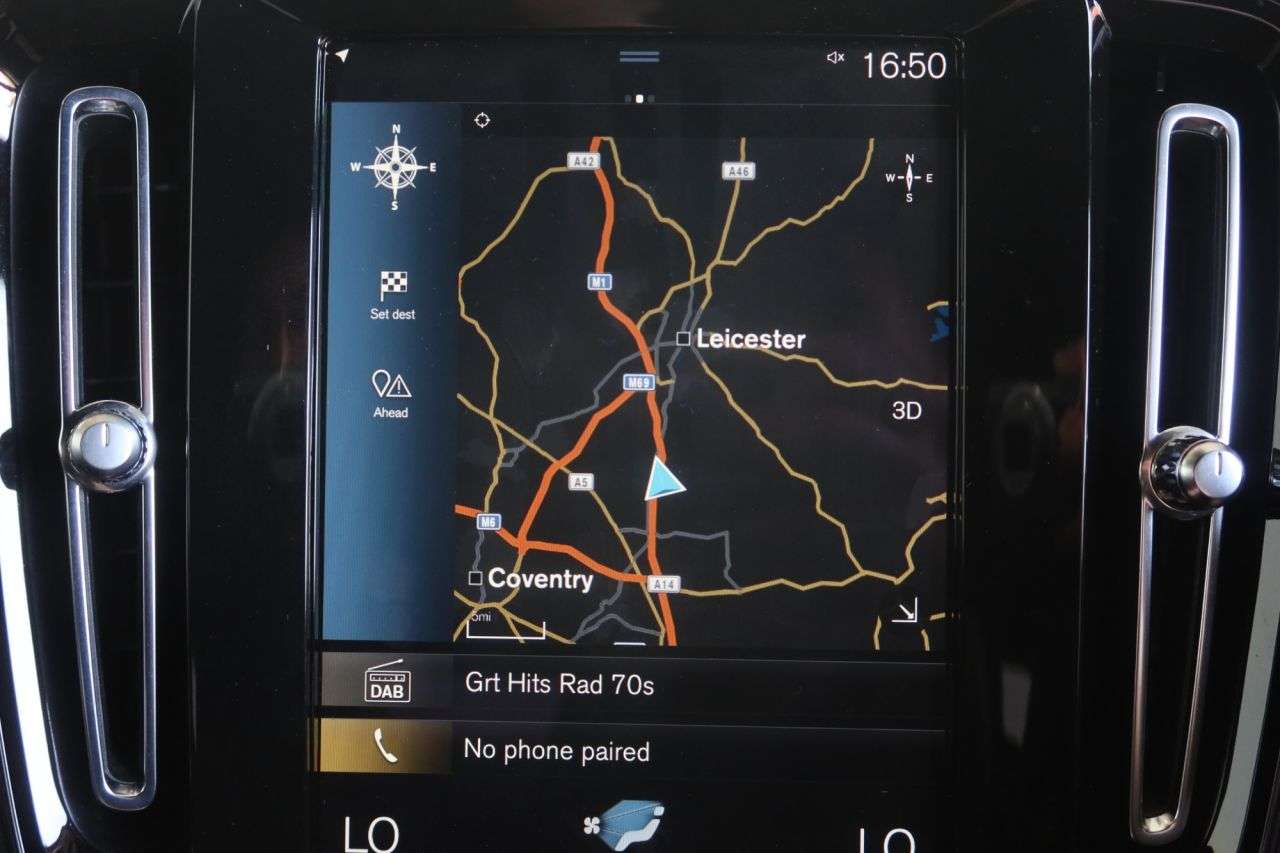 2021 VOLVO XC40 2021 VOLVO XC40