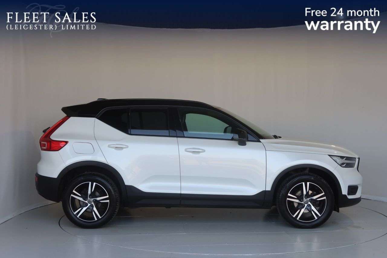 A 2021 VOLVO XC40 1.5 T3 R-Design SUV 5dr Petrol Manual Euro 6 (s/s) (163 ps) OPTICAL REAR PA A 2021 VOLVO XC40 1.5 T3 R-Design SUV 5dr Petrol Manual Euro 6 (s/s) (163 ps) OPTICAL REAR PA