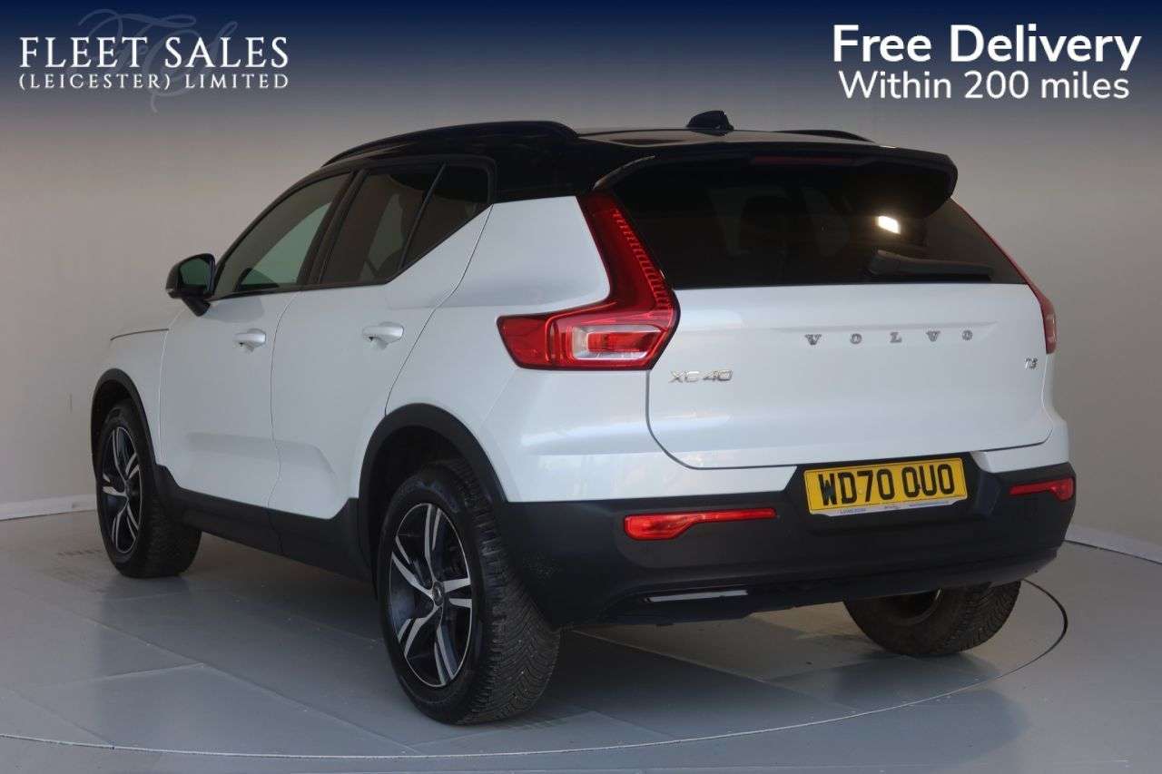 2021 VOLVO XC40 2021 VOLVO XC40