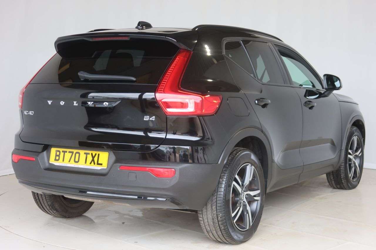 2020 VOLVO XC40 2020 VOLVO XC40