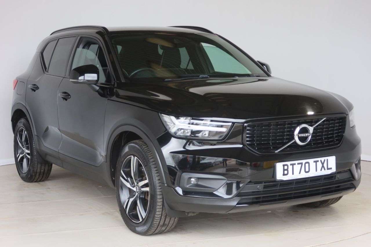 2020 VOLVO XC40 2020 VOLVO XC40