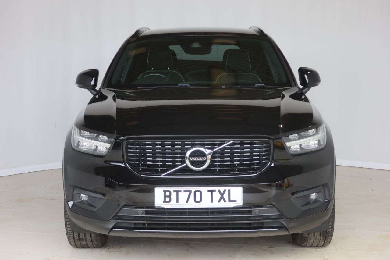 2020 VOLVO XC40 2020 VOLVO XC40