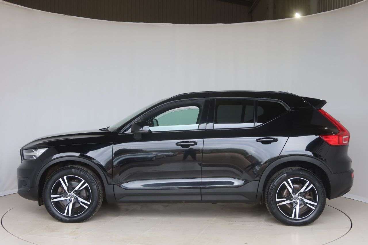 2020 VOLVO XC40 2020 VOLVO XC40