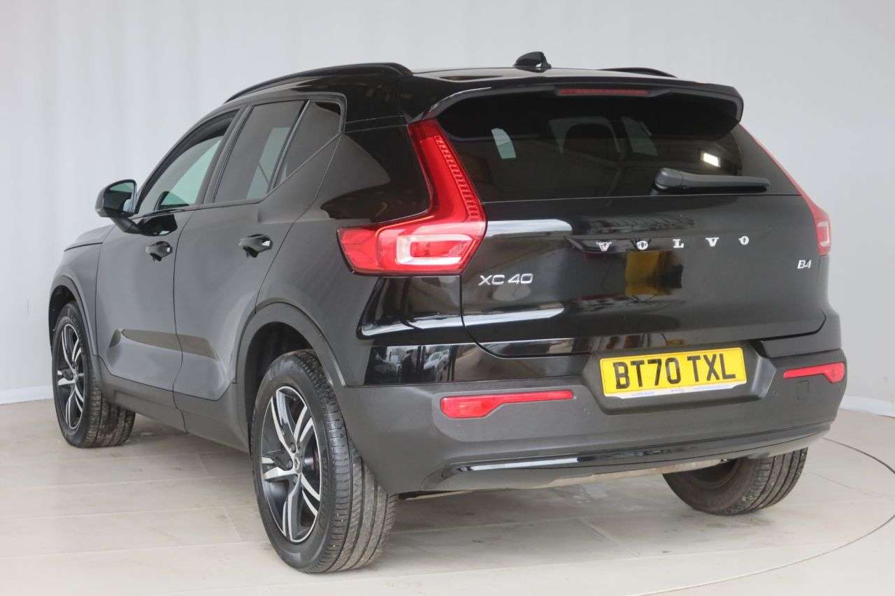 2020 VOLVO XC40 2020 VOLVO XC40