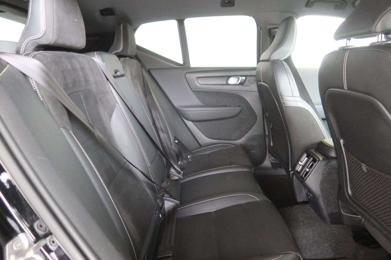 2020 VOLVO XC40 2020 VOLVO XC40