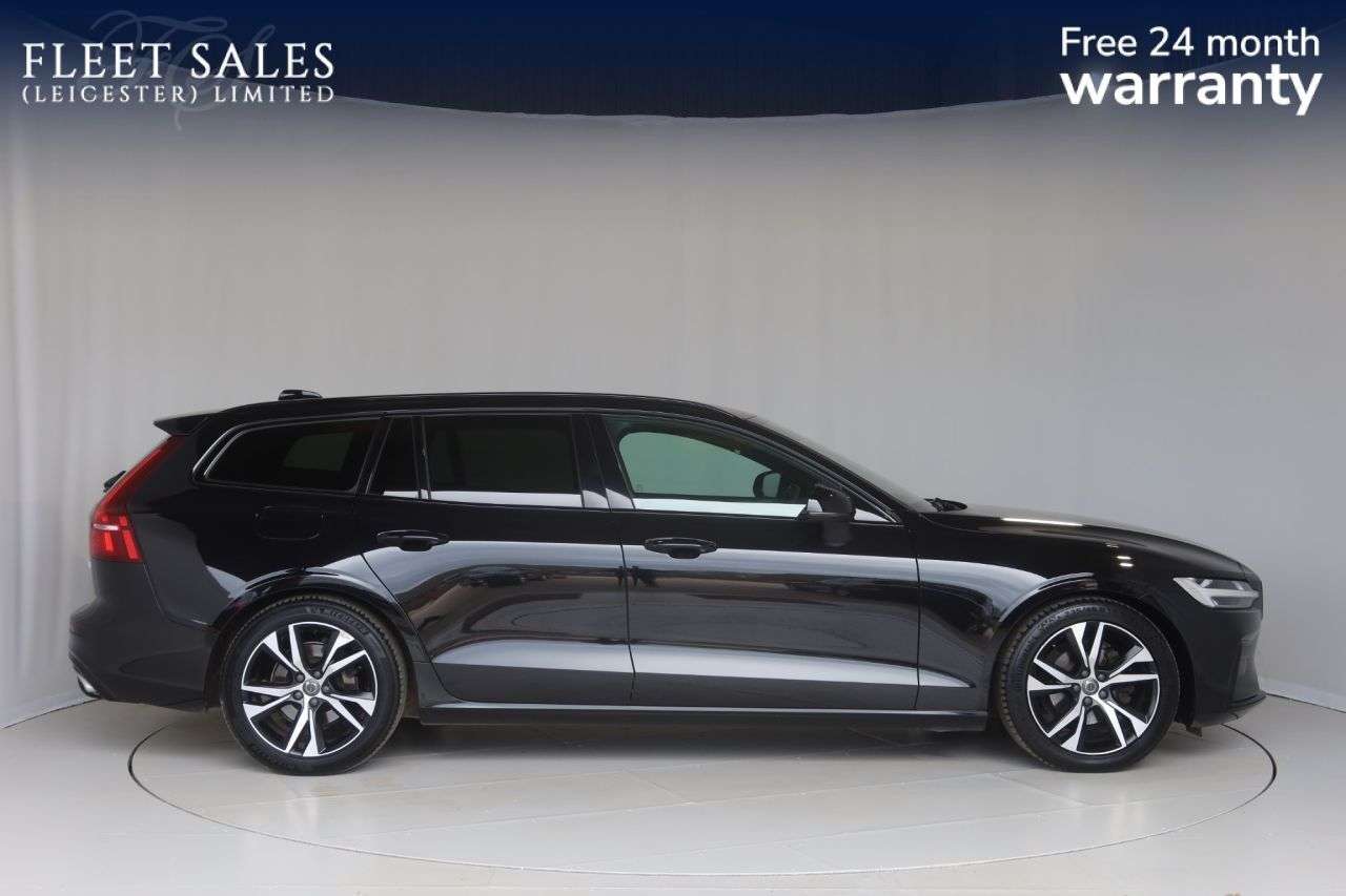A 2022 VOLVO V60 2.0 B4 MHEV R-Design Estate 5dr Petrol Hybrid DCT Auto Euro 6 (s/s) (197 ps A 2022 VOLVO V60 2.0 B4 MHEV R-Design Estate 5dr Petrol Hybrid DCT Auto Euro 6 (s/s) (197 ps