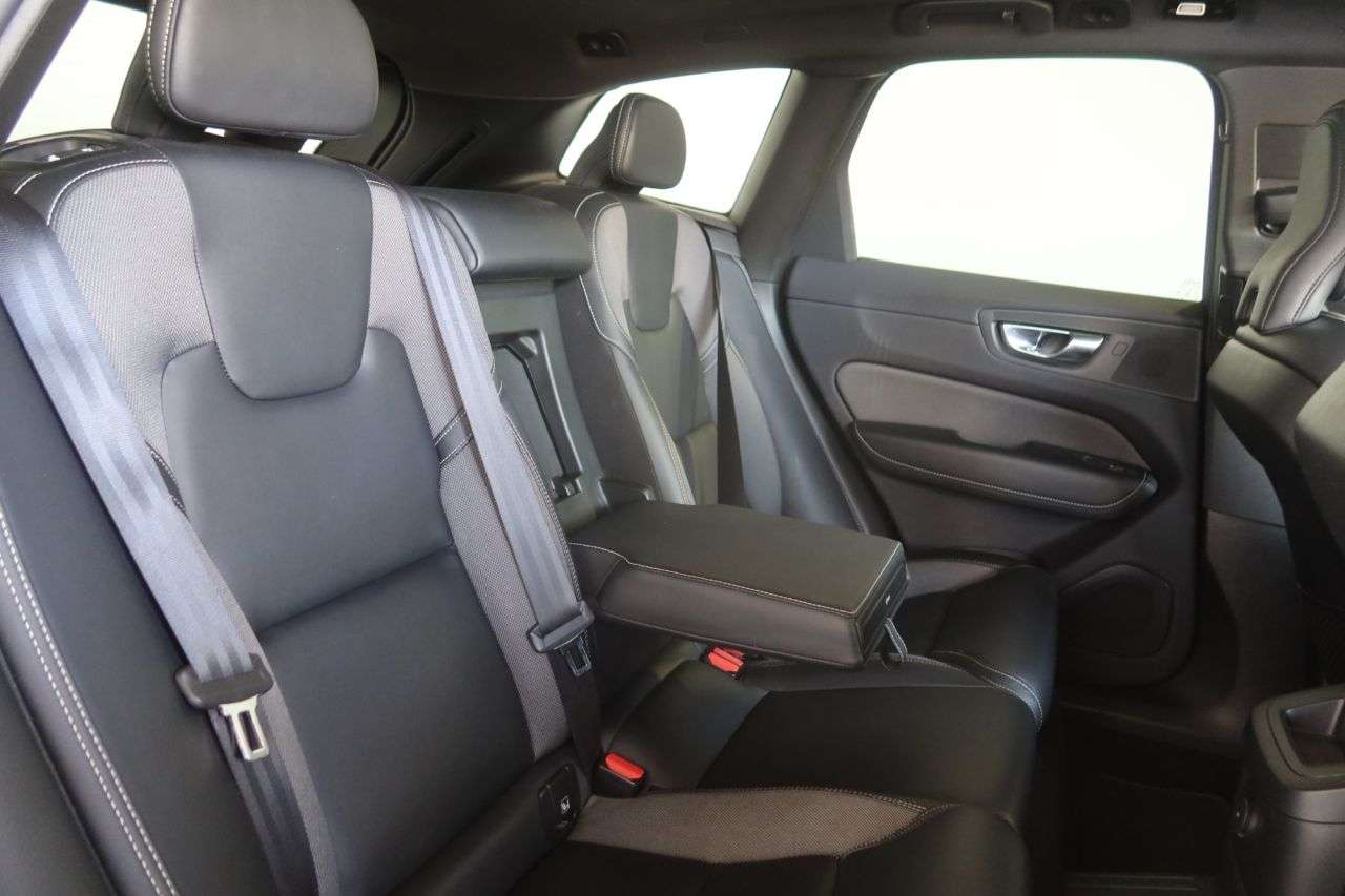 2021 VOLVO XC60 2021 VOLVO XC60