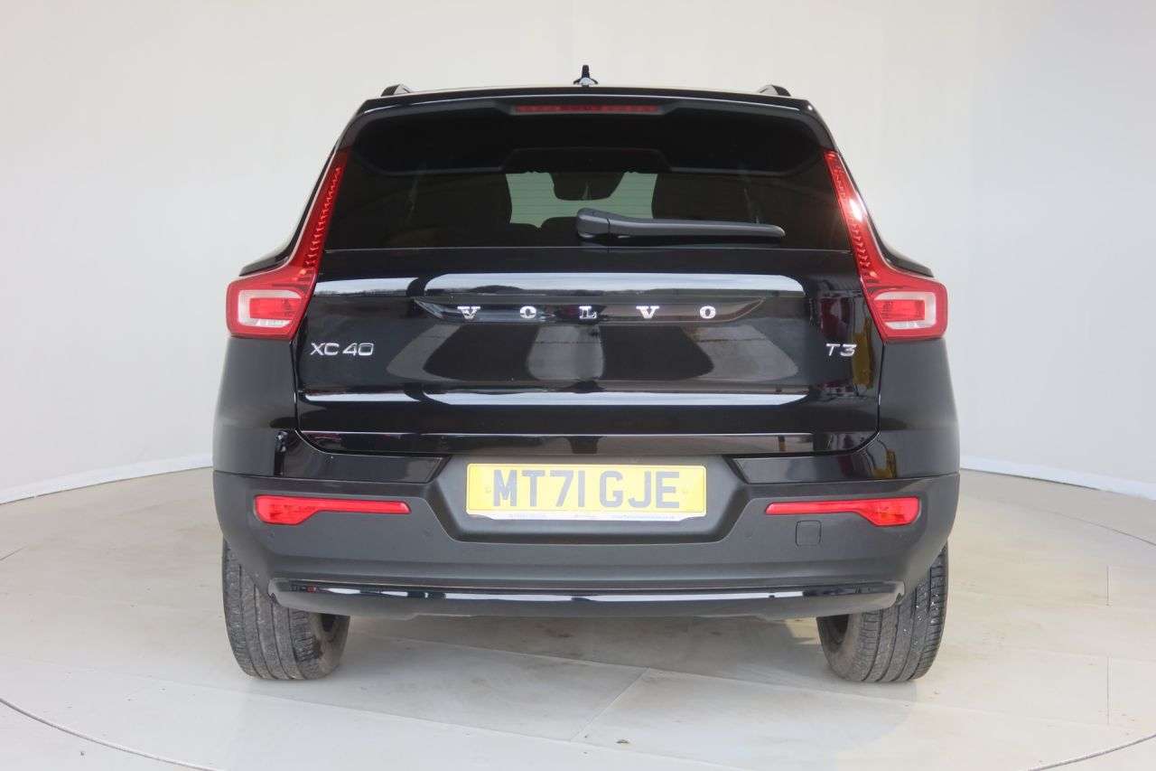 2021 VOLVO XC40 2021 VOLVO XC40
