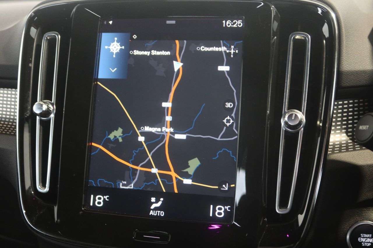 2021 VOLVO XC40 2021 VOLVO XC40